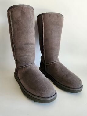 UGG AUSTRALIA Classic Tall Boot 5815 Grey Women’s Size 9